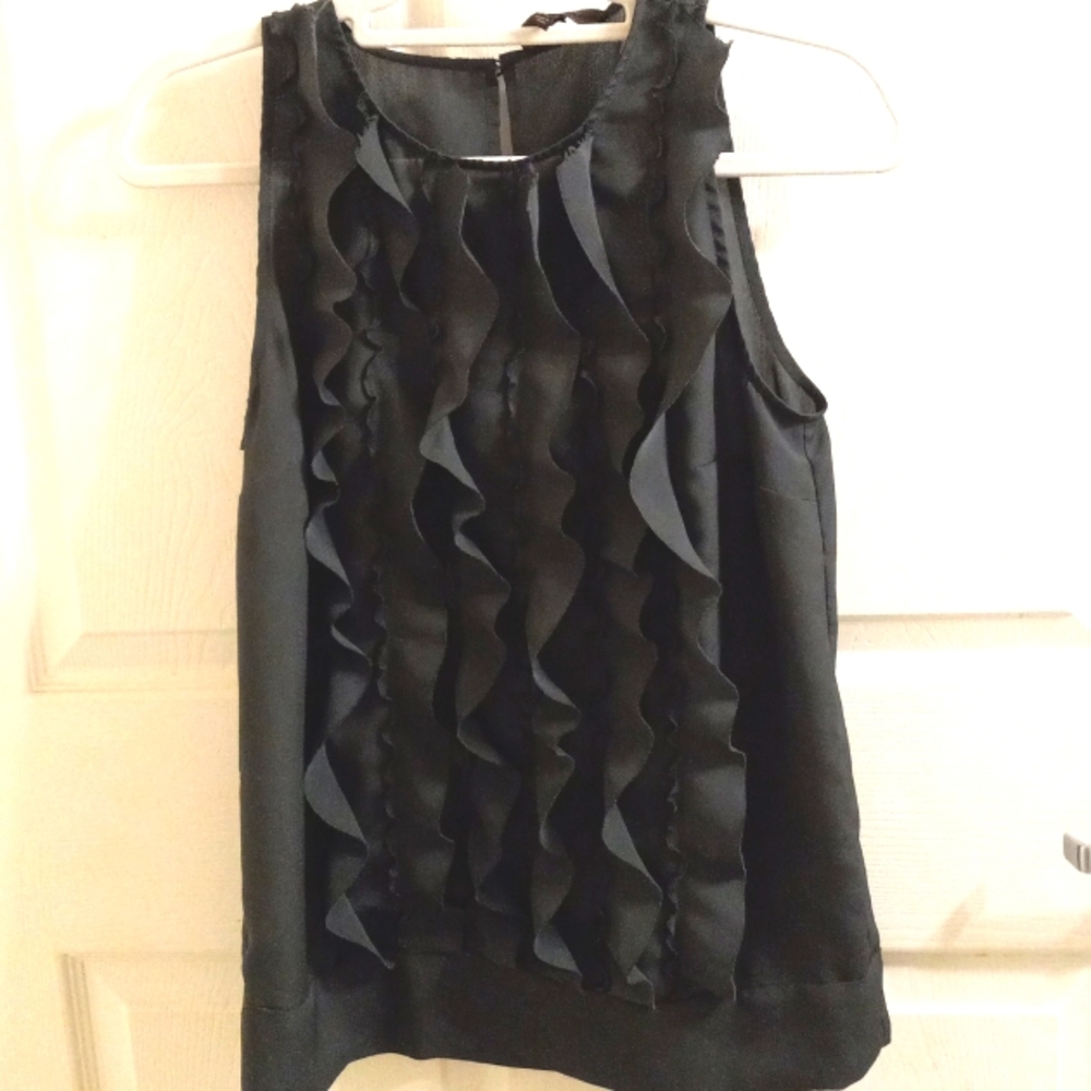 RUFFLES The Limited Women's Medium Top Sleeveless Dark Gray Ruffles EUC